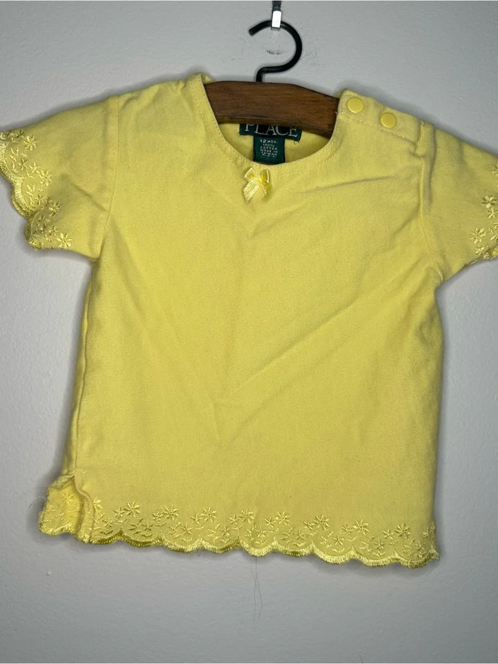 VTG/Y2K The Children’s Place Girls 12M Yellow Embroidered Floral Trim T-Shirt